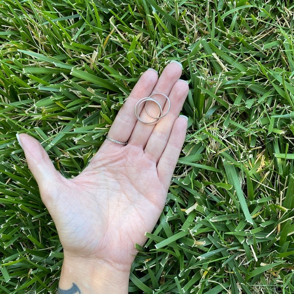 Intertwined Triple Band Silver Ring - Picture 6 of 8